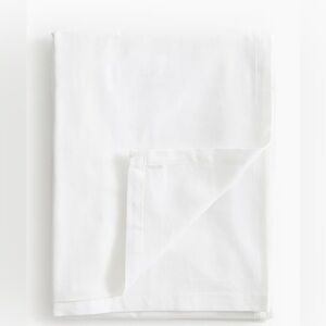 H&M Home White Tablecloth cotton 57x79 inch